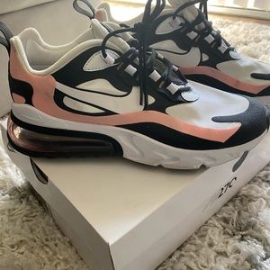 Nike AirMax 270 React coral